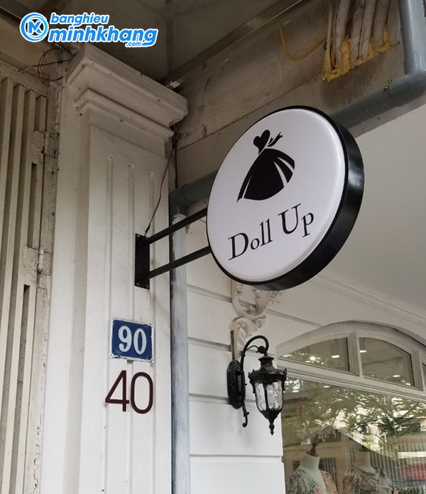 bang-hieu-tron-treo-1